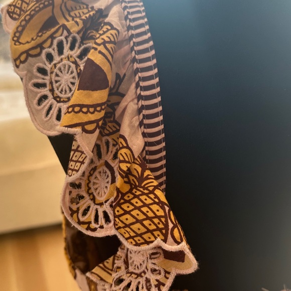 FARM Rio Pink and Gold Floral Blouse - Picture 4 of 4